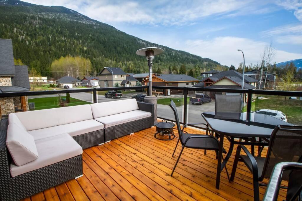 The Best 2 Bedrooms Suite In Revelstoke! Esterno foto