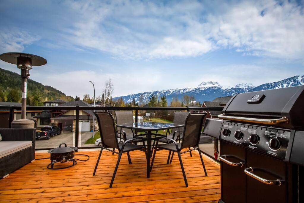 The Best 2 Bedrooms Suite In Revelstoke! Esterno foto