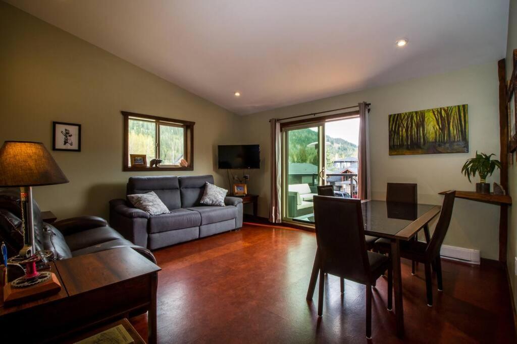 The Best 2 Bedrooms Suite In Revelstoke! Esterno foto